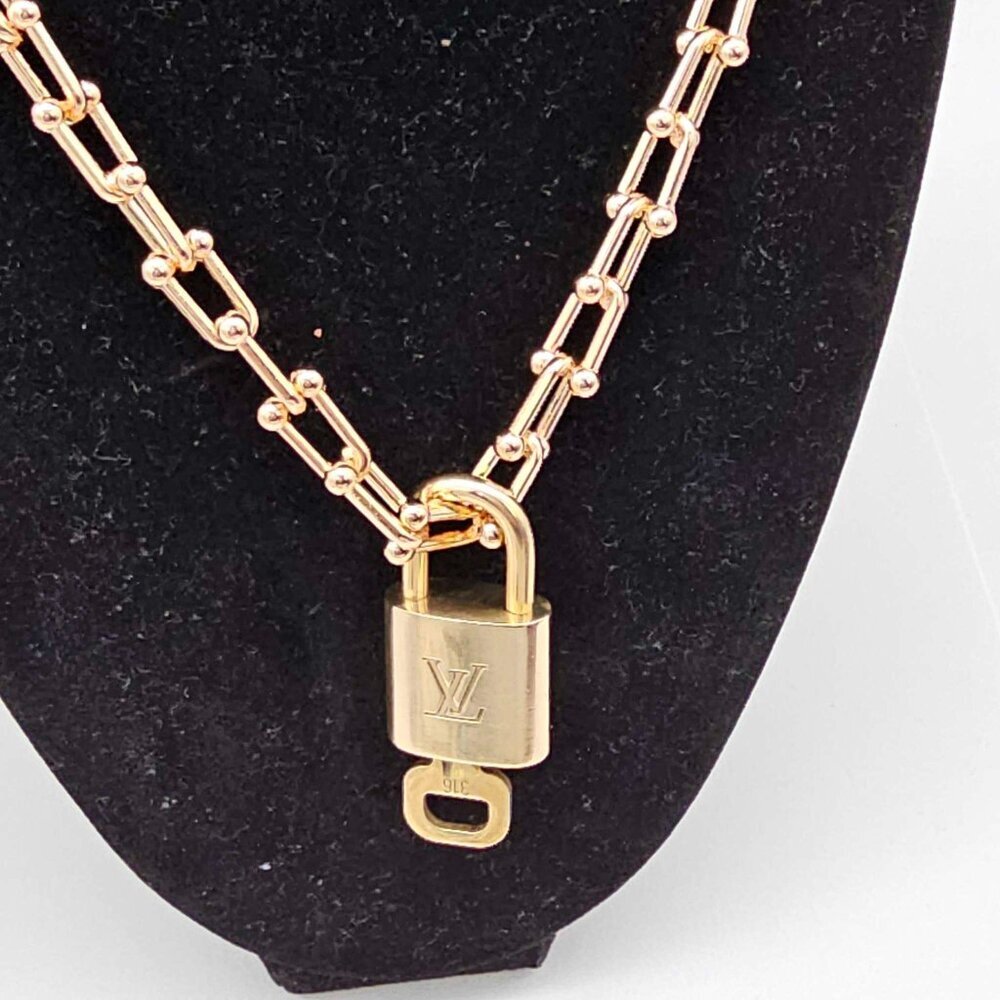 Authentic Louis Vuitton Lock & Key w/ Unbranded Gold Plated Gold Chain Necklace - Picture 8 of 8